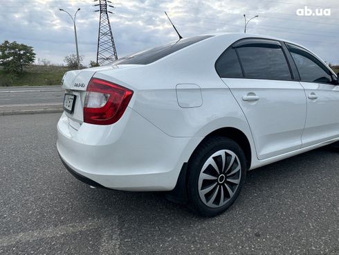 Skoda Rapid 2013 белый - фото 8
