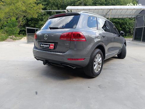 Volkswagen Touareg 2014 серый - фото 13