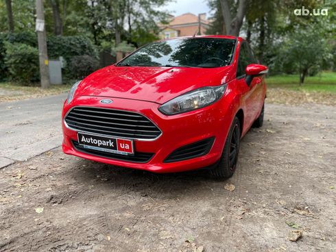 Ford Fiesta 2013 красный - фото 2