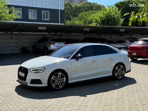Audi A3 2019 белый - фото 12