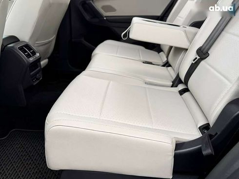 Volkswagen Tiguan Allspace 2020 - фото 22