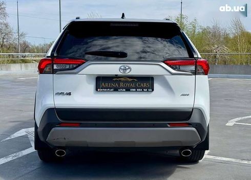 Toyota RAV4 2019 - фото 13