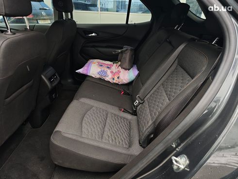 Chevrolet Equinox 2017 серый - фото 13