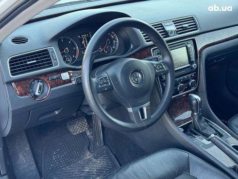 Volkswagen Passat 2013 белый - фото 15