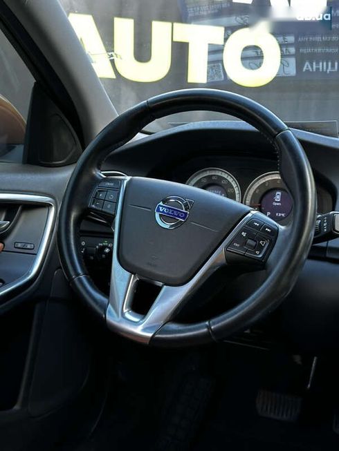 Volvo S60 2013 - фото 19