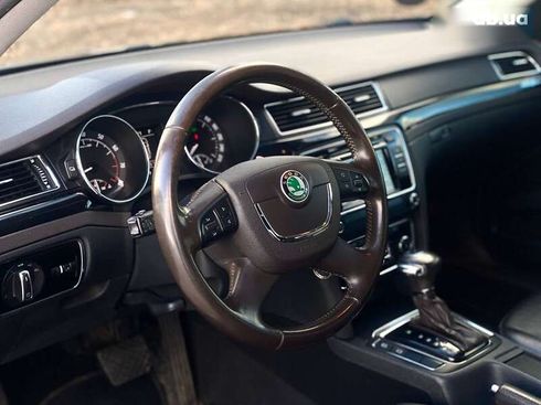 Skoda Superb 2012 - фото 11