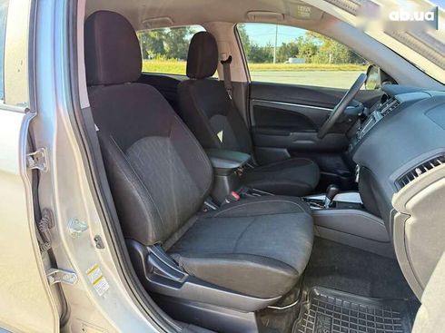 Mitsubishi Outlander 2019 - фото 24