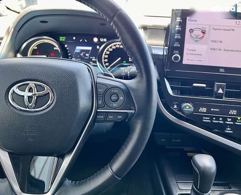 Toyota Camry 2023 - фото 30