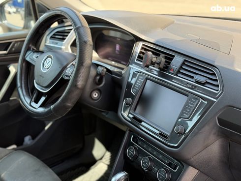 Volkswagen Tiguan 2017 черный - фото 18