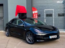 Продаж вживаних Tesla Model 3 2019 року - купити на Автобазарі