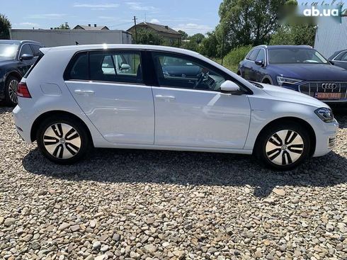 Volkswagen e-Golf 2020 - фото 11