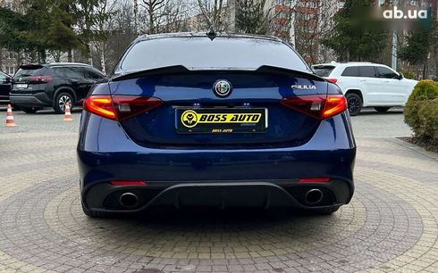 Alfa Romeo Giulia 2017 - фото 6