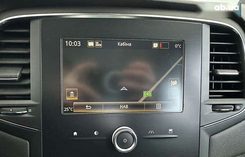Renault Megane 2019 - фото 25