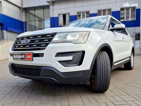 Ford Explorer 2017 белый - фото 27