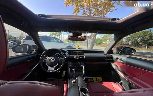 Lexus IS 2017 - фото 19