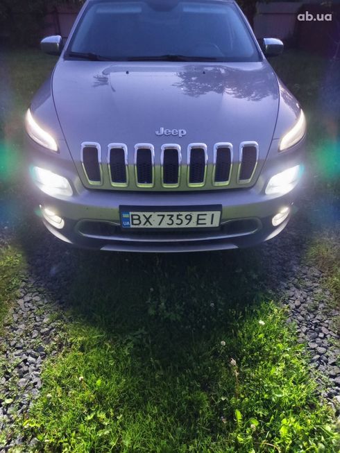 Jeep Cherokee 2016 серебристый - фото 7