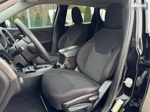 Jeep Cherokee 2019 - фото 21