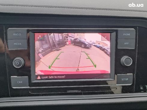 Volkswagen Jetta 2019 красный - фото 25
