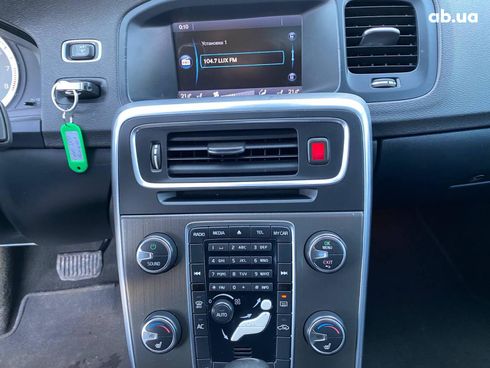 Volvo S60 2011 серый - фото 16