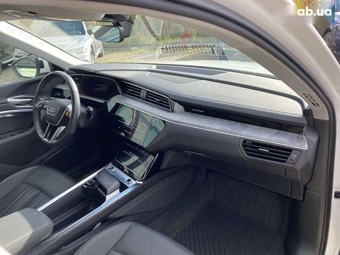 Audi E-Tron 2022 - фото 10