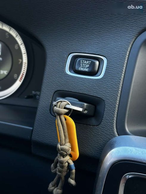 Volvo S60 2013 - фото 13