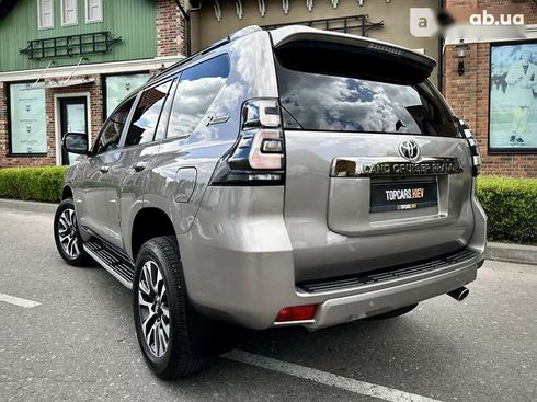 Toyota Land Cruiser Prado 2022 - фото 9