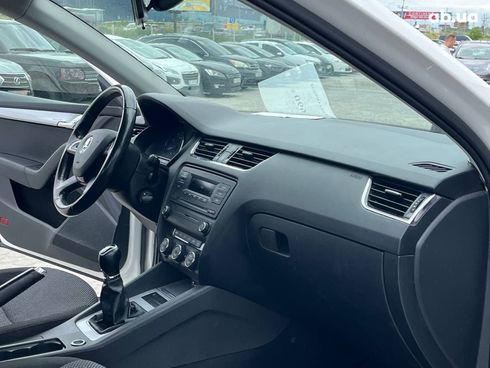 Skoda Octavia 2014 белый - фото 10