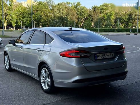 Ford Fusion 2017 - фото 17