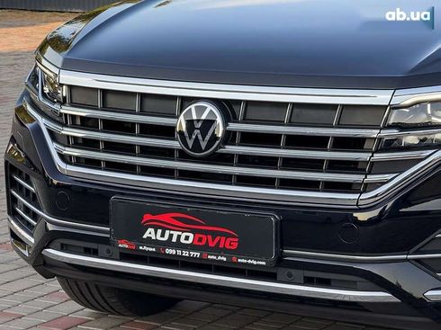 Volkswagen Touareg 2022 - фото 17