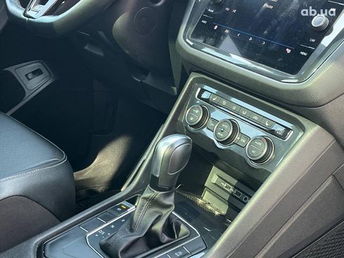 Volkswagen Tiguan 2018 синий - фото 43