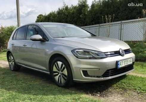 Volkswagen e-Golf 2018 серебристый - фото 18