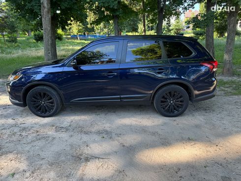 Mitsubishi Outlander 2020 синий - фото 8