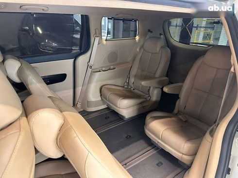 Kia Carnival 2015 - фото 25