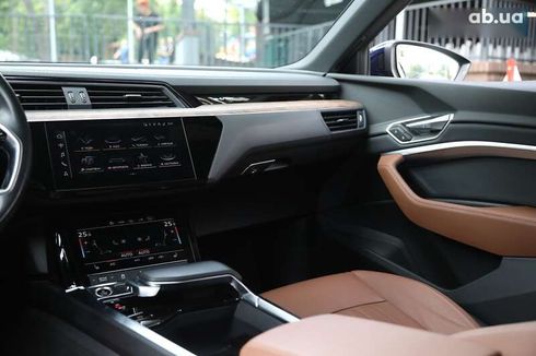 Audi E-Tron 2022 - фото 17