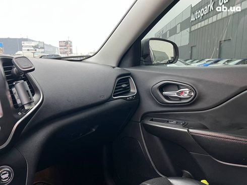 Jeep Cherokee 2018 зеленый - фото 65