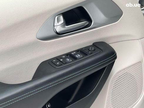 Chrysler Pacifica 2017 белый - фото 15