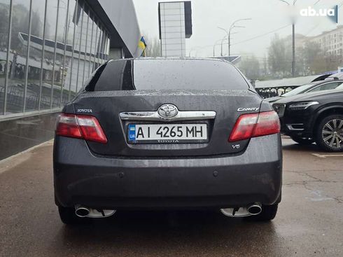 Toyota Camry 2010 - фото 6