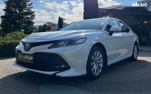 Toyota Camry 2019 - фото 3