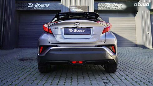 Toyota C-HR 2017 - фото 16