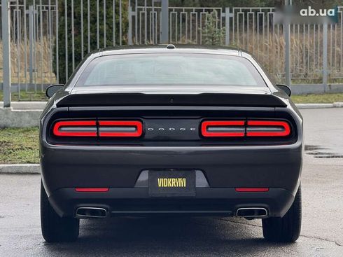 Dodge Challenger 2020 - фото 22