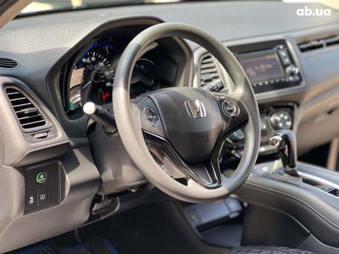 Honda HR-V 2018 серый - фото 35