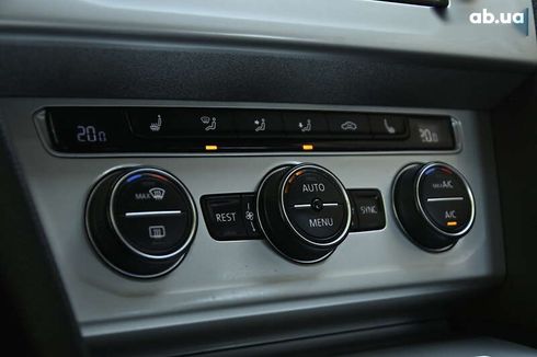 Volkswagen Passat 2017 - фото 30