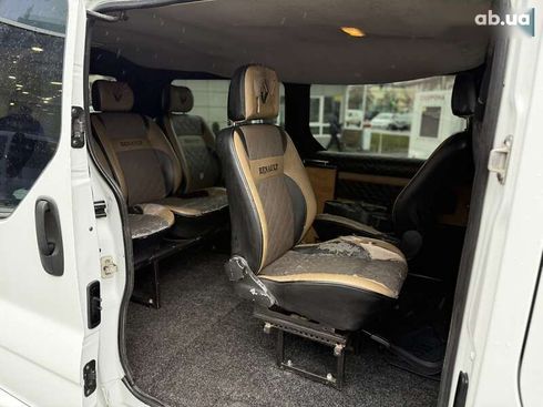 Renault Trafic 2011 - фото 18