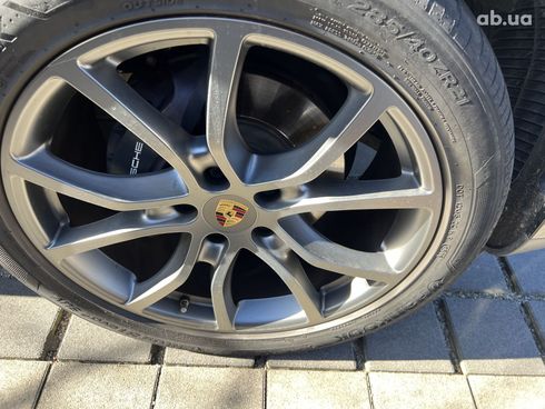 Porsche Cayenne 2021 - фото 19