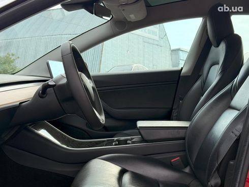 Tesla Model 3 2019 красный - фото 15