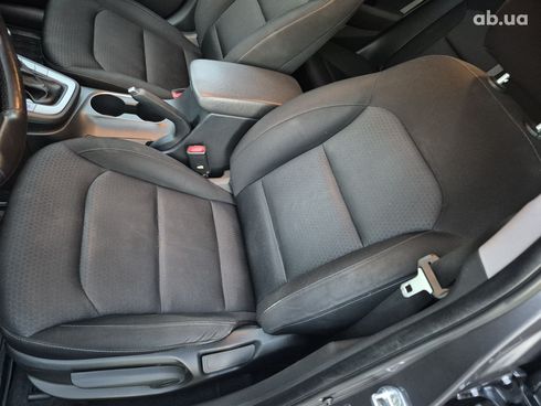 Hyundai Elantra 2016 серый - фото 15