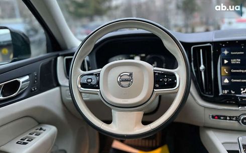 Volvo XC60 2020 - фото 16