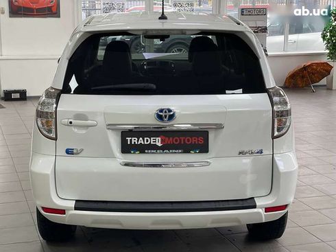 Toyota RAV4 2013 - фото 11