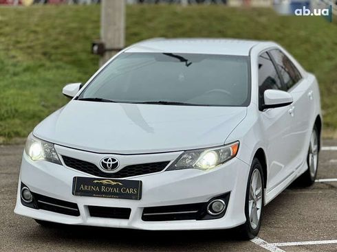 Toyota Camry 2014 - фото 6