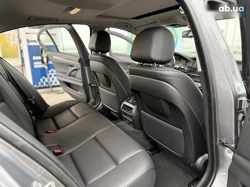 BMW 5 серия 2015 - фото 26
